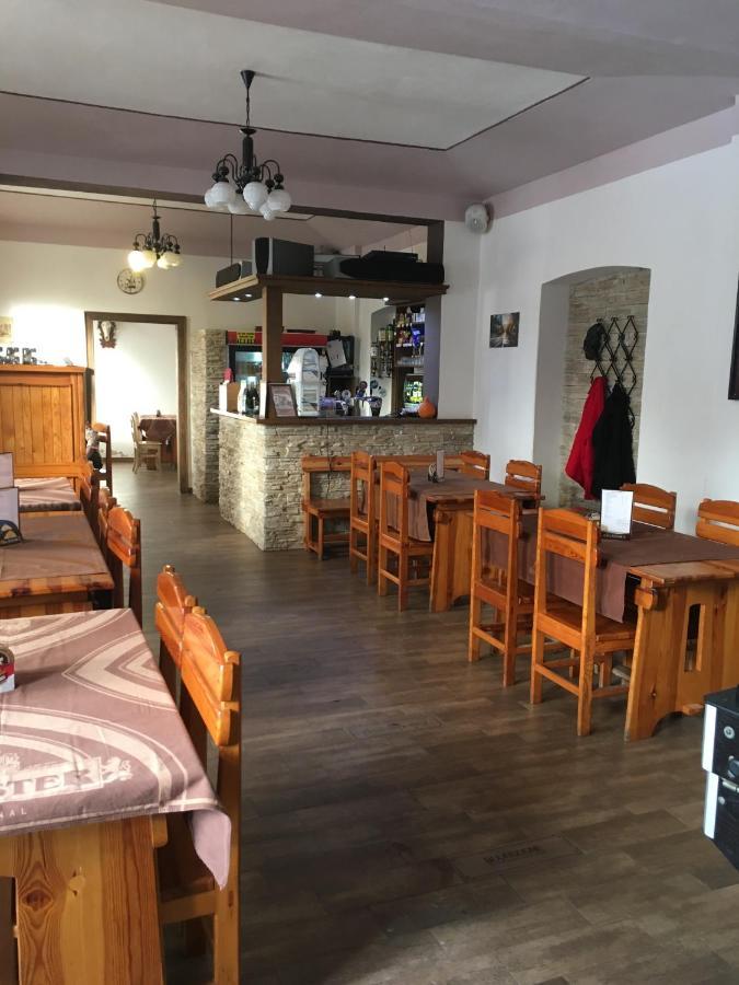 Hotel Restaurace U Kostela à Marianske Radcice Extérieur photo