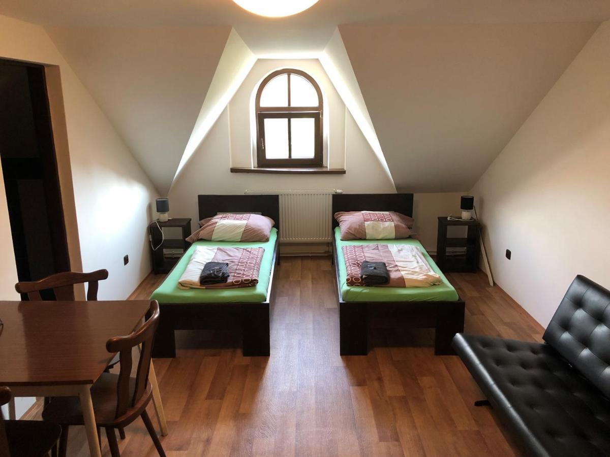 Hotel Restaurace U Kostela à Marianske Radcice Extérieur photo
